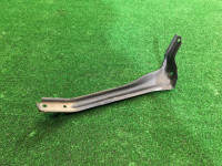 Крепление переднего бампера правое SUBARU LANCASTER OEM 57707AE230 BHE BH9 2000 grey 9G9