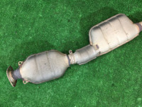 ท่อไอเสียท่อนกลาง SUBARU LANCASTER OEM 44200AE050 BH9 BE9 BH5 BE5 2000 EJ254