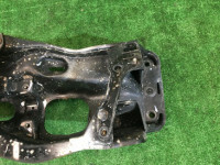 Travesaño delantero SUBARU OUTBACK OEM 20101AG001 BPE BLE 2004 EZ30