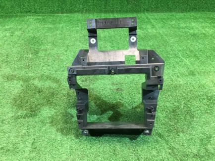 オーディオブラケット SUBARU OUTBACK OEM 66204AG000 BPE 2004