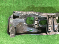 Travessa dianteira SUBARU LANCASTER OEM 20101AE011 BHE BEE 2000 EZ30