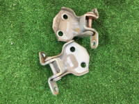 Петли двери передней правой SUBARU LANCASTER OEM 61220AC000, 61220AC010 BHE BH9 BH5 2000 beige 8L5