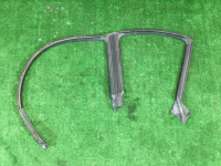 Уплотнитель дверей левый SUBARU LANCASTER OEM 63521AE030 BHE BH9 BH5 2000 beige 8L5