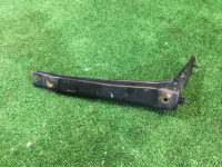 Soporte izquierdo del parachoques delantero 57714AC011 SUBARU GRAND WAGON