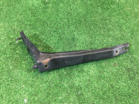 Soporte derecho del parachoques delantero SUBARU GRAND WAGON OEM 57714AC001 BG9 1996 green 5V5
