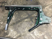 Estribo metálico izquierdo SUBARU GRAND WAGON OEM 51415AC011 BG9 1996 green 5V5