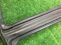 Уплотнитель дверей левый SUBARU GRAND WAGON OEM 62710AC110 BG9 1996 green 5V5