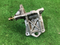 ขายึดคอมเพรสเซอร์แอร์ SUBARU LANCASTER OEM 23950AA001 BHE 2000 beige 8L5