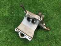 ขายึดคอมเพรสเซอร์แอร์ SUBARU LANCASTER OEM 23950AA001 BHE 2000 beige 8L5