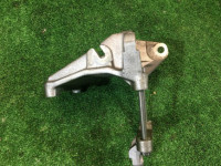 ขายึดคอมเพรสเซอร์แอร์ SUBARU LANCASTER OEM 23950AA001 BHE 2000 beige 8L5