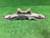 คานรองเกียร์ 41022AE120, 41011AE010 SUBARU LANCASTER