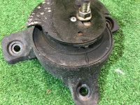 Soporte del motor izquierdo SUBARU LANCASTER OEM 41022AE110 BHE BEE 2001 EZ30