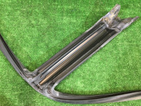 Уплотнитель дверей правый SUBARU LANCASTER OEM 63521AE020 BHE BH9 2001 green 1F8 1U7 1U6