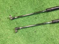 Trunk lid struts SUBARU LANCASTER OEM 63260AE020, 63260AE030 BH9 BHE BH5 1998 Beige 8L5