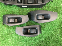 车窗控制模块 SUBARU LEGACY B4 OEM 83071AE060, 83071AE040 BE5 BH5 1999 EJ206