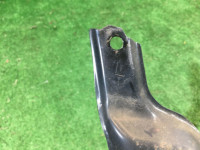Soporte izquierdo del parachoques delantero SUBARU LEGACY B4 OEM 57707AE130 BE5 BH5 1999 black 88H
