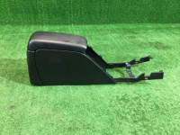 Бардачок подлокотник SUBARU LEGACY B4 OEM 92111AE010ML BE9 BE5 BH5 2001 Silver 01G