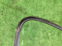 คิ้วกระจกหน้า SUBARU LEGACY B4 OEM 65058AE000 BE9 2001 Silver 01G