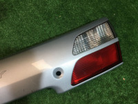Friso entre os farolins traseiros SUBARU LEGACY OEM 84251AE000 BH5 BHE BH9 1998