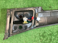 Friso entre os farolins traseiros SUBARU LEGACY OEM 84251AE000 BH5 BHE BH9 1998