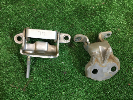 บานพับประตูหลังซ้าย 61520AC030, 61520AC010 SUBARU LANCASTER