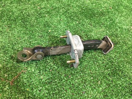左后门限位器 SUBARU LANCASTER OEM 63302FC000 BHE 2001 Silver 1U2