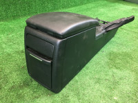 Glovebox and armrest SUBARU LEGACY OEM 92114AG120JC, 92113AG050JC, 66150AG010JC, 66150AG070JC BP5 BL5 BLE BPE BP9 2006 silver 39D