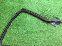Уплотнитель дверей левый SUBARU LEGACY B4 OEM 63521AE010 BEE BE5 2002 black 18L,15K