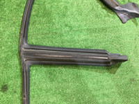 Уплотнитель дверей левый SUBARU LEGACY B4 OEM 63521AE010 BEE BE5 2002 black 18L,15K