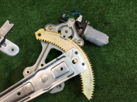 左フロントウインドウレギュレーター SUBARU LEGACY B4 OEM 61188AE010 , 61222AE010 BEE BE9 BE5 2002