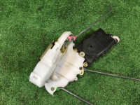左フロントドアロック SUBARU LEGACY B4 OEM 61032AE010, 61100AE011 BEE BHE 2002 black 18L,15K