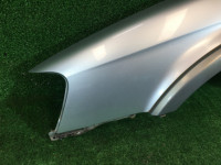Guarda-lamas dianteiro esquerdo SUBARU LANCASTER OEM 57120AE031 BH9 BHE 2001 grey 1U2