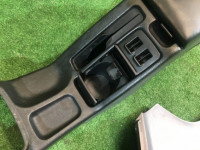 ช่องเก็บของและที่วางแขน SUBARU LANCASTER OEM 92111AE010AC, 66150AE020ML, 92132AE000ML BH9 BH5 BHE BE5 BE9 BEE 2001 grey 1U2