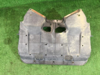 Protección del motor 56410AE100 SUBARU LANCASTER