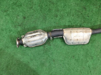 Tramo central del escape SUBARU LANCASTER OEM 44200AE050 BH9 BE9 2001 EJ254