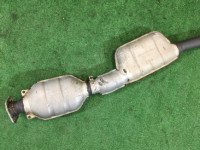 Tramo central del escape SUBARU LANCASTER OEM 44200AE050 BH9 BE9 2001 EJ254