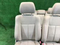 Conjunto de bancos SUBARU LANCASTER OEM 64010AE700GE, 64010AE710GE, 64221AE130GE, 64231AE130GE BHE BH9 BH5 2000 Beige 8L5