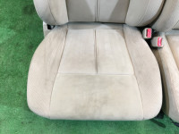 Conjunto de bancos SUBARU LANCASTER OEM 64010AE700GE, 64010AE710GE, 64221AE130GE, 64231AE130GE BHE BH9 BH5 2000 Beige 8L5