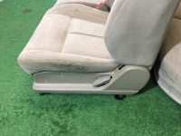Conjunto de bancos SUBARU LANCASTER OEM 64010AE700GE, 64010AE710GE, 64221AE130GE, 64231AE130GE BHE BH9 BH5 2000 Beige 8L5