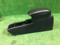 Porta-luvas e apoio de braço SUBARU LEGACY OEM 92111AG000JC BLE BPE BP5 BL5 BL9 BP9 2003 black 32J