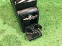 Porta-luvas e apoio de braço SUBARU LEGACY OEM 92111AG000JC BLE BPE BP5 BL5 BL9 BP9 2003 black 32J