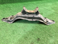 ミッションメンバー 41011AE000, 41022AE120 SUBARU LEGACY