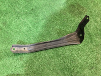 右フロントバンパーステー SUBARU LEGACY OEM 57707AE120 BE9 2001 silver 01G