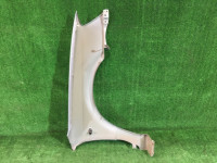 Aleta delantera izquierda SUBARU LEGACY OEM 57120AE011 BHE BH9 BH5 BE5 BE9 BEE 2001 silver 01G