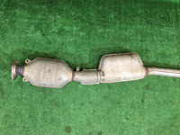 Средняя часть глушителя SUBARU LEGACY OEM 44200AE050 BE9 BH9 2001 EJ254