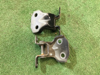 Right front door hinges SUBARU LEGACY OEM 60070AG0109P, 60070AG0009P BP5 BL5 BLE BPE BL9 BP9 2007 black 32J