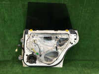 右后门 SUBARU LANCASTER OEM 60400AE260 , 60400AE420, 91111AE060MF BHE BH9 1999 white / grey 8K2