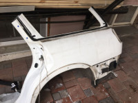 Aleta trasera izquierda SUBARU LANCASTER OEM 51410AE170 BHE BH9 1999 white / grey 8K2