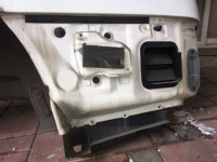 Aleta trasera izquierda SUBARU LANCASTER OEM 51410AE170 BHE BH9 1999 white / grey 8K2