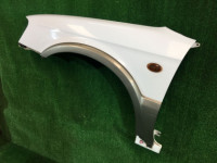 Guarda-lamas dianteiro esquerdo SUBARU LANCASTER OEM 57120AE031, 91111AE010MF BHE BH9 1999 white / grey 8K2